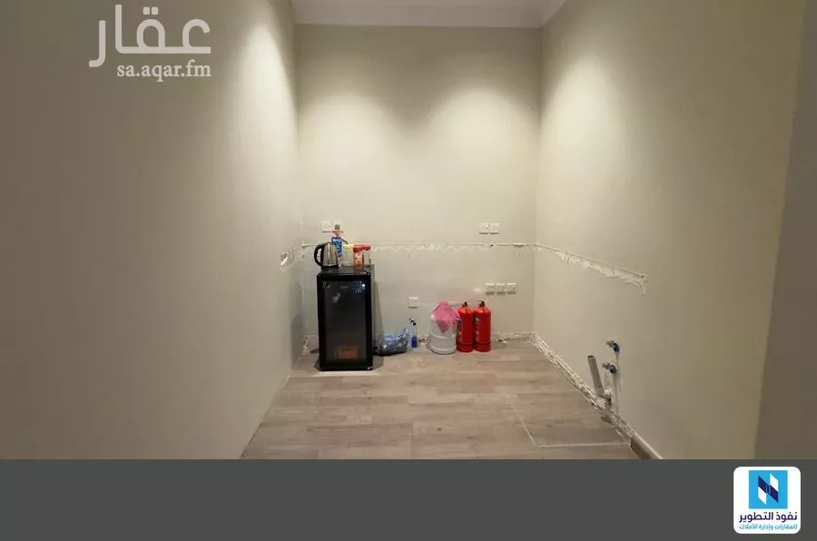 مكتب 1200 م² في الملقا 6