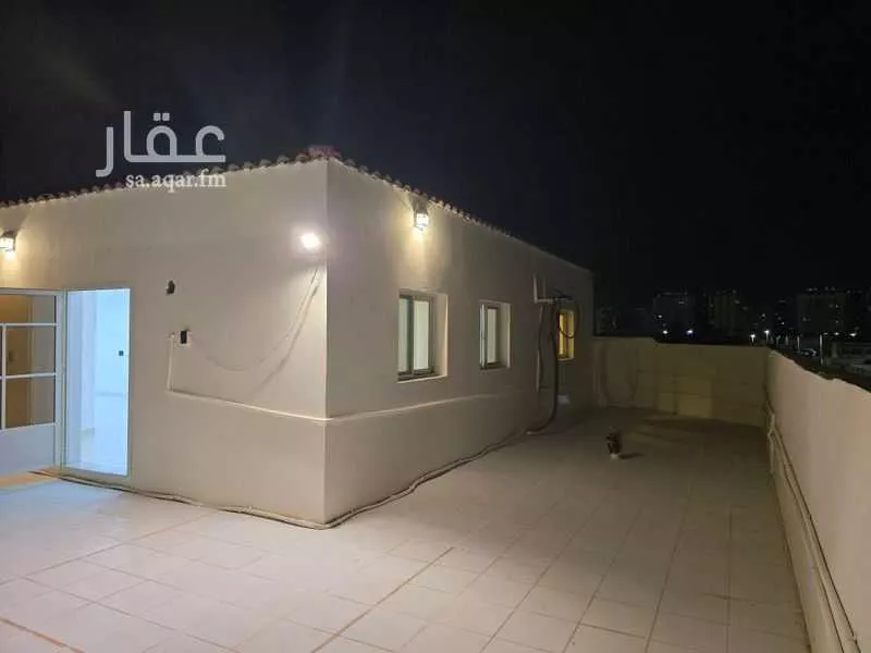 عمارة 593 م² في عبدالله فؤاد 15