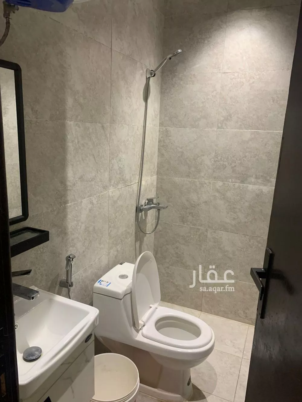 شقة 1 غرف في الخليج 4