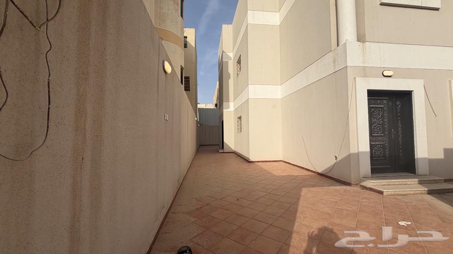 فيلا 4 غرف في المونسية 4