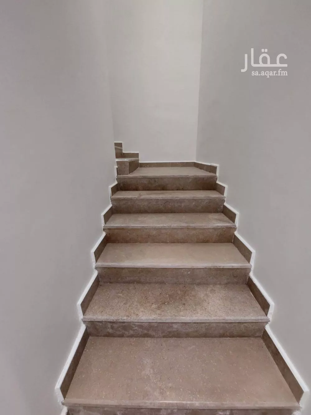 فيلا 5 غرف في العريجاء الغربية 11
