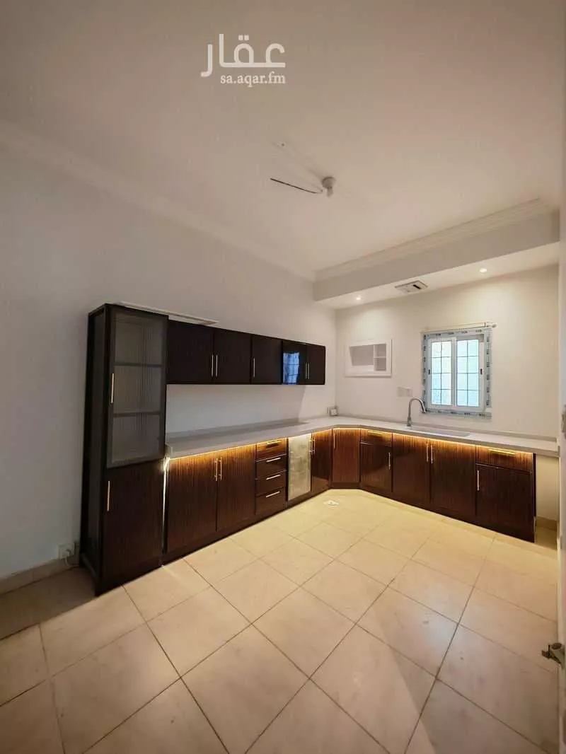 32 bedroom apartment in Al Yaqout 4