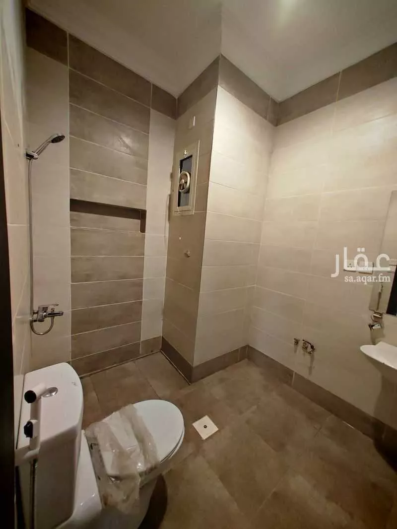 32 bedroom apartment in Al Yaqout 17