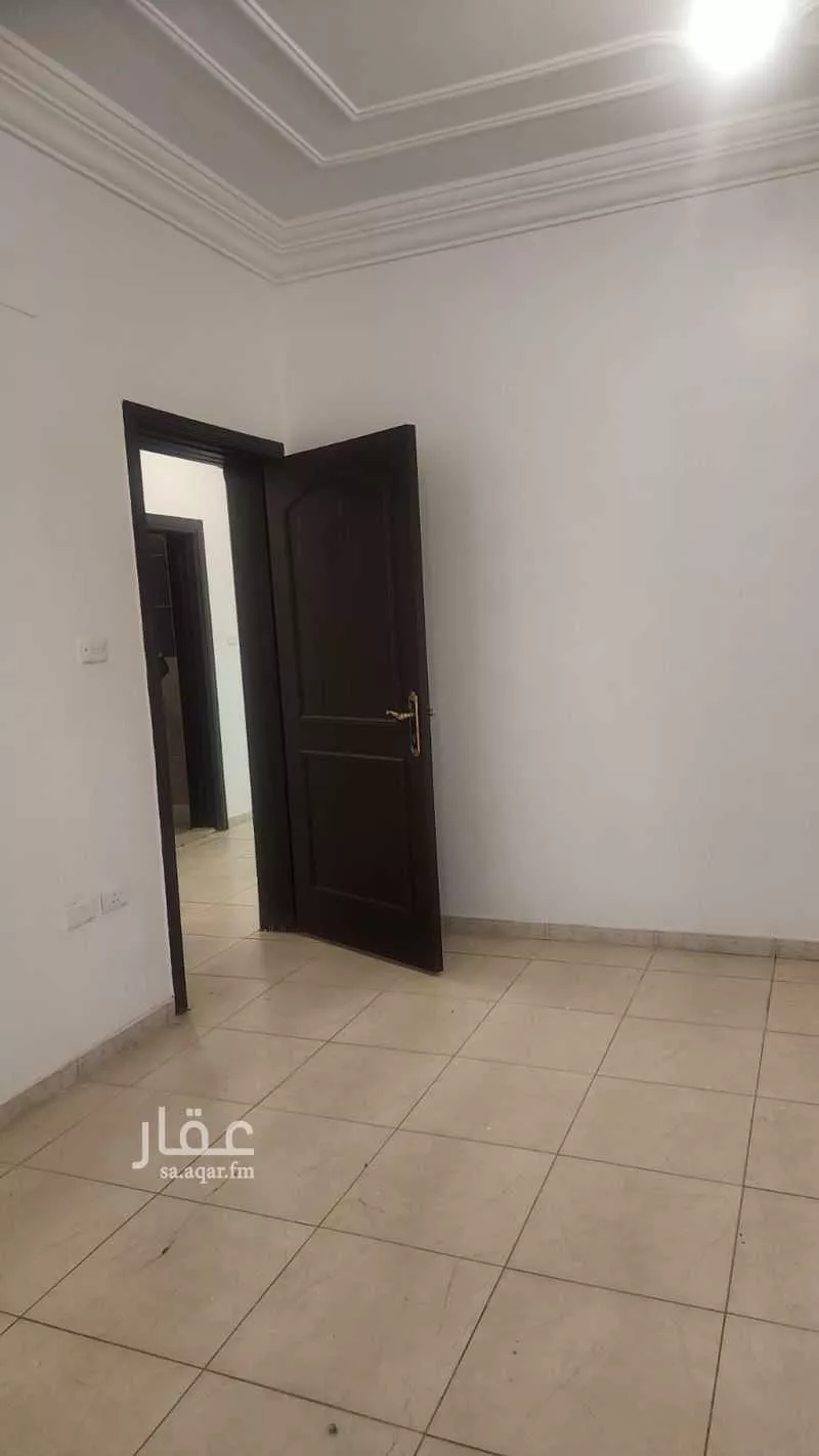 شقة 2 غرف في النزهة 4