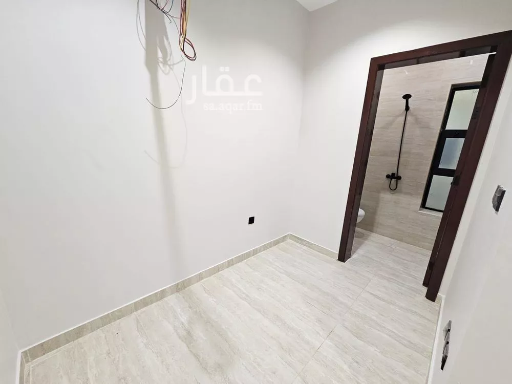 فيلا 7 غرف في الشراع 8