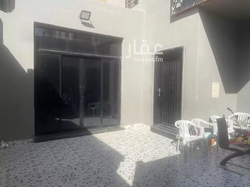 فيلا 4 غرف في الرمال 2