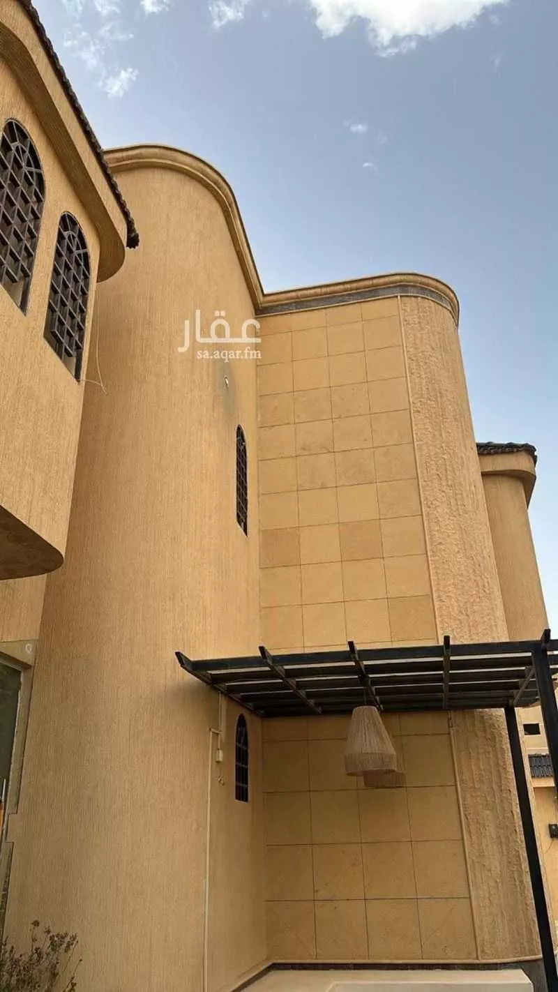 فيلا 4 غرف في العقيق 4