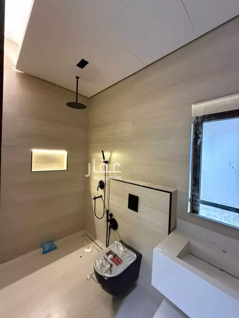 5 bedroom villa in Al Aridh 3