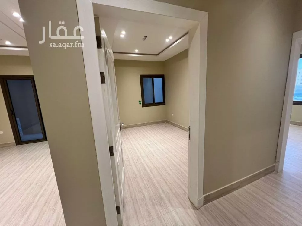 شقة 4 غرف في الحمرا 3