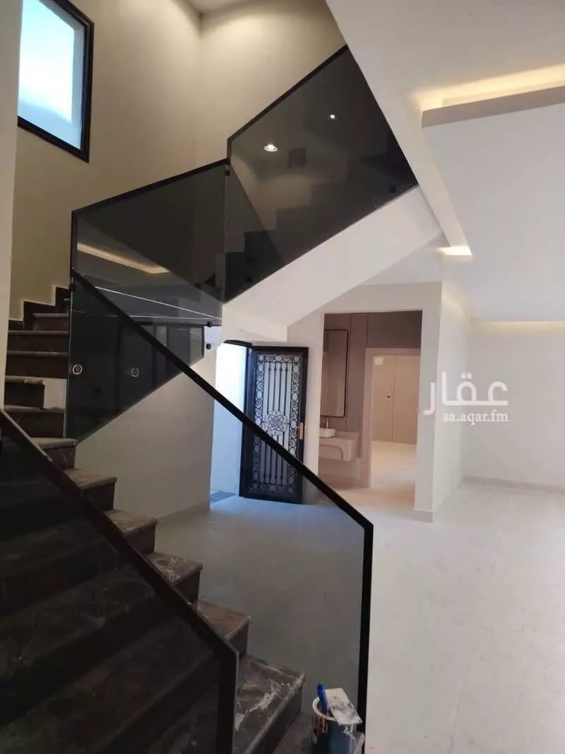 فيلا 7 غرف في الأمواج 10