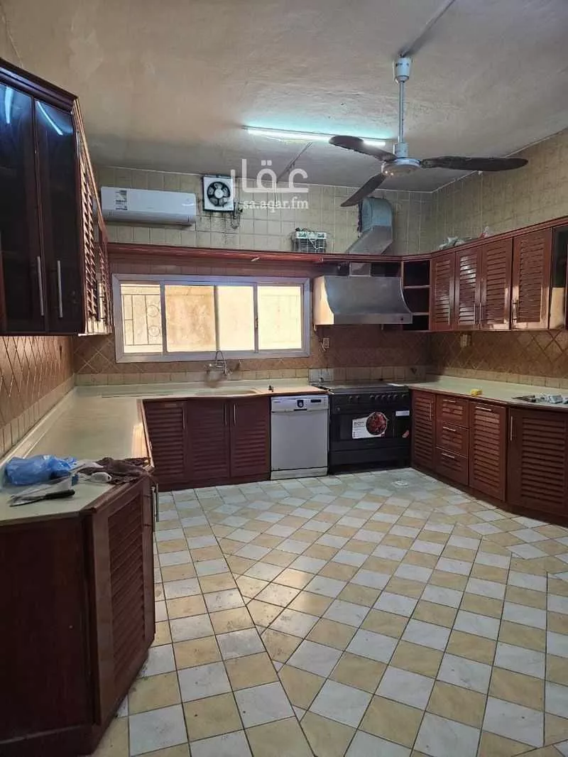 4 bedroom floor in Abdullah Fuad 4