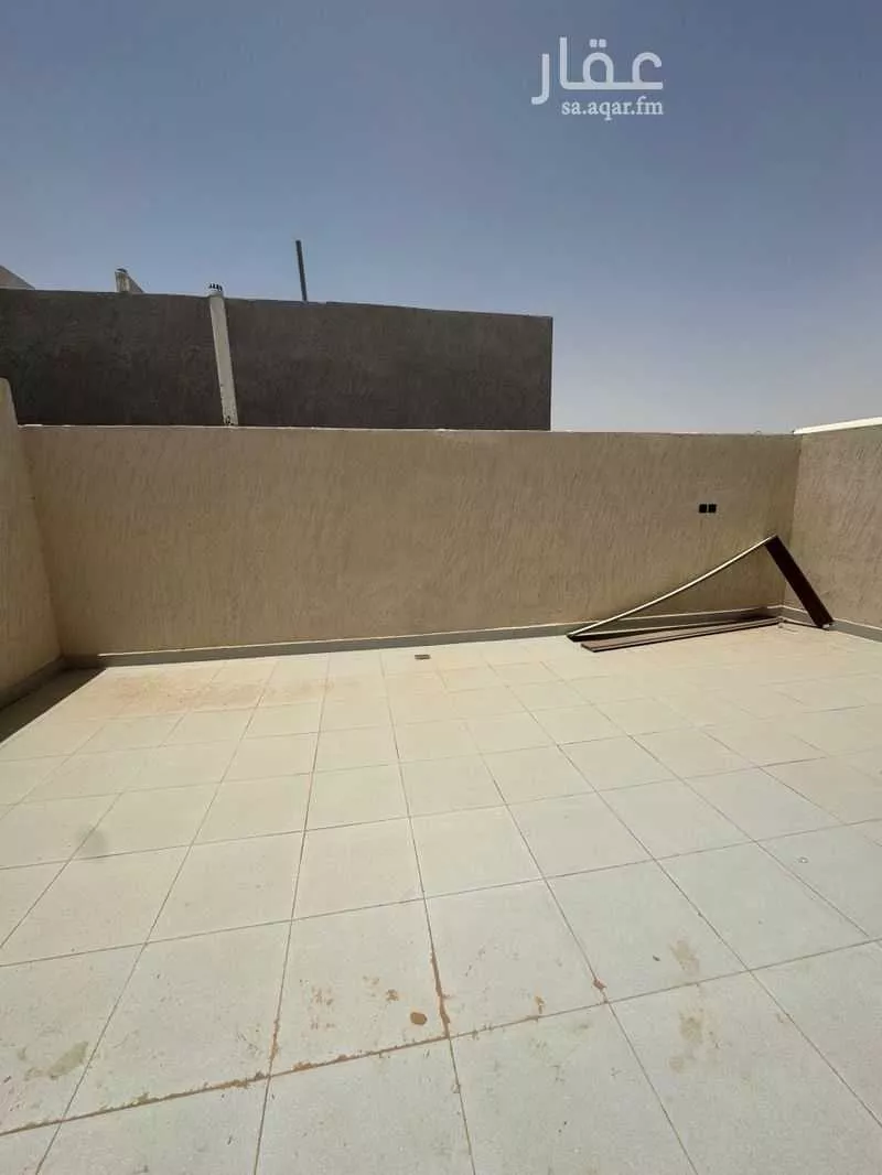 5 bedroom floor in Al Janadriyah 9