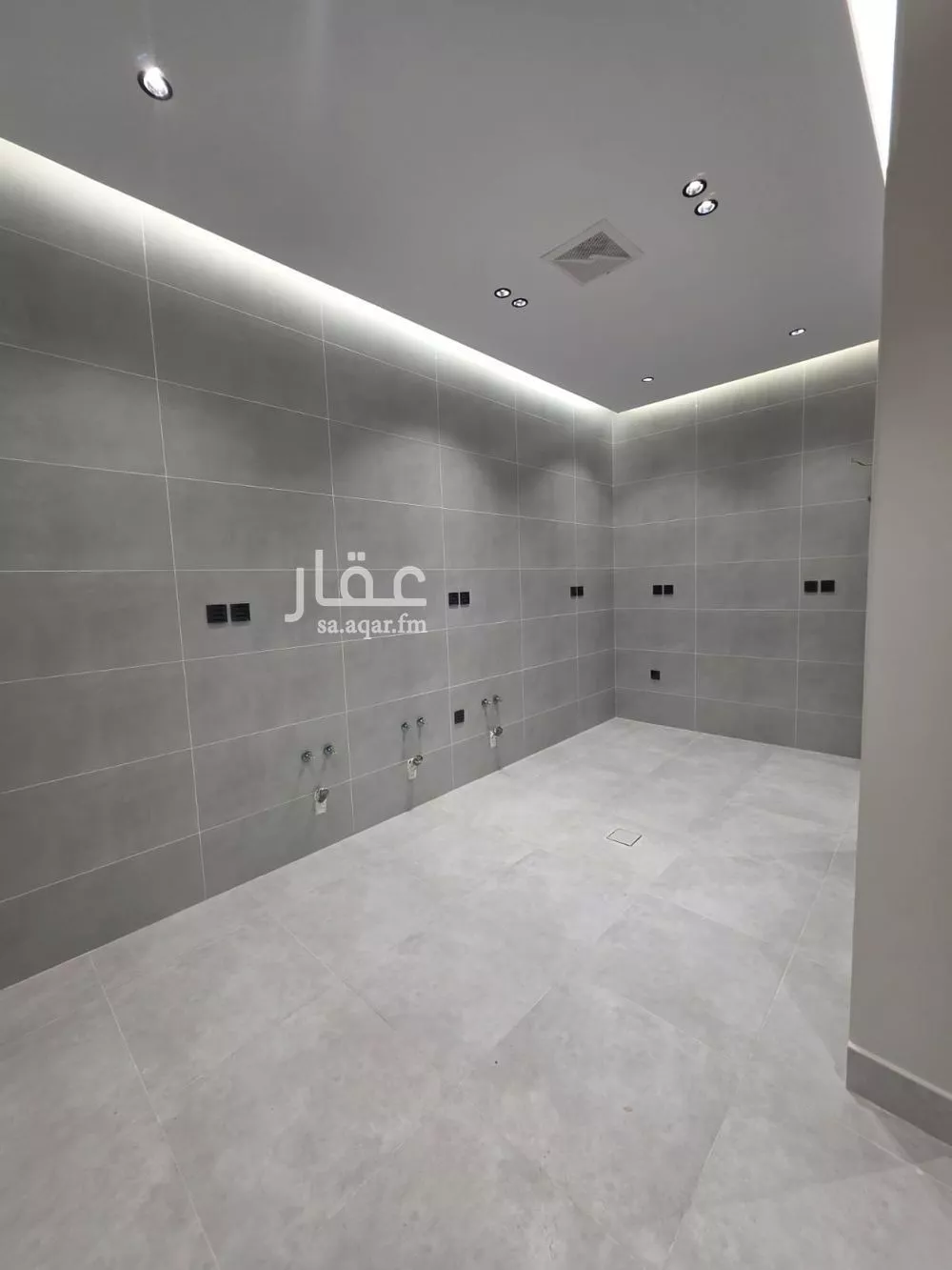 4 bedroom apartment in Al Rawdah 6