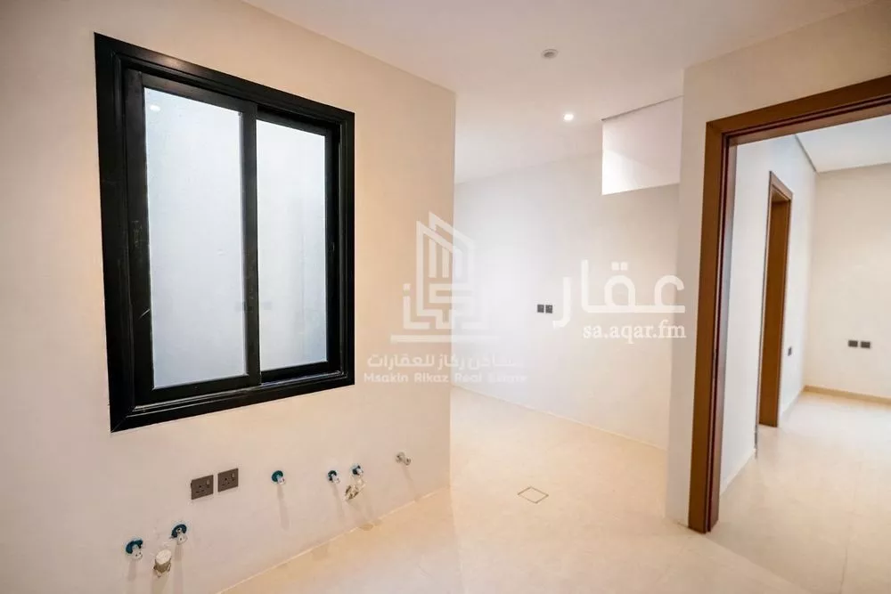 دور 4 غرف في السعادة 8