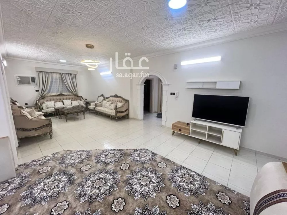 4 bedroom apartment in Al Aziziyah 8