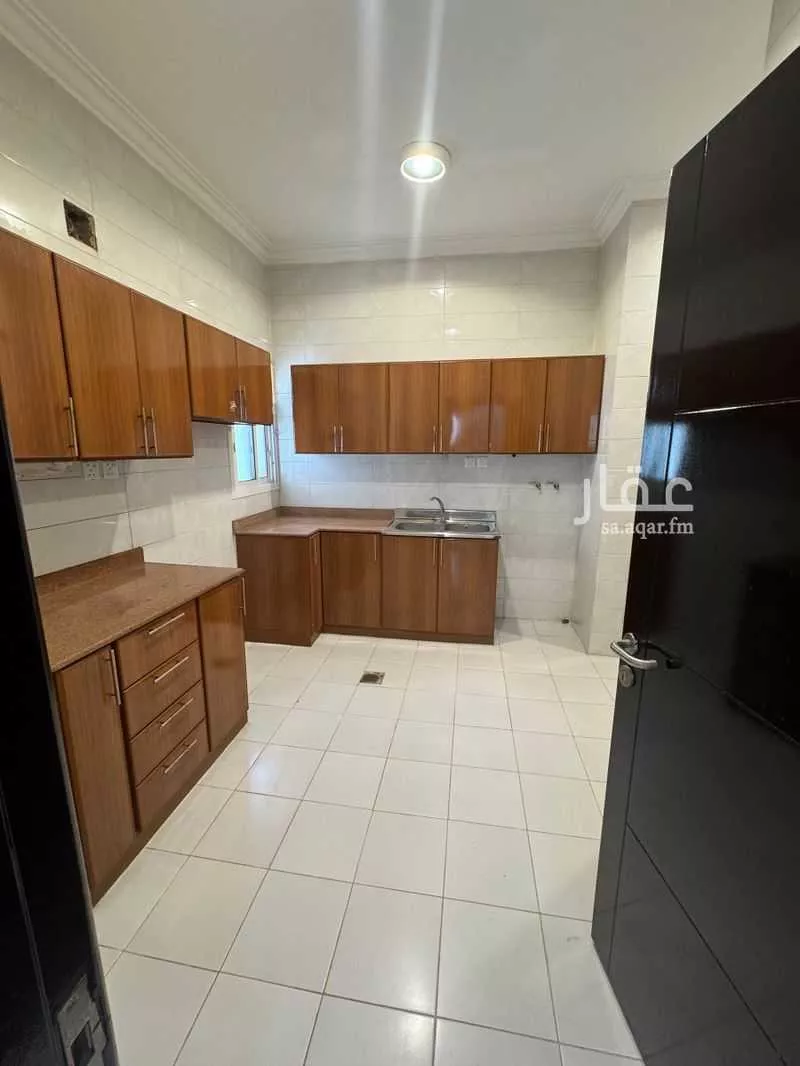 3 bedroom apartment in Al Aqiq 6