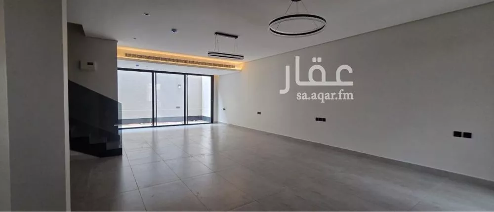فيلا 5 غرف في العارض 2