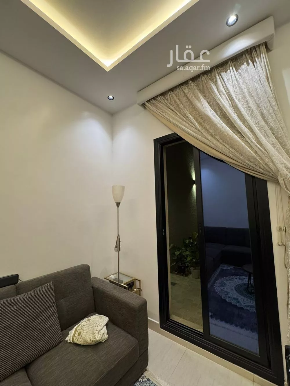 فيلا 5 غرف في النرجس 4