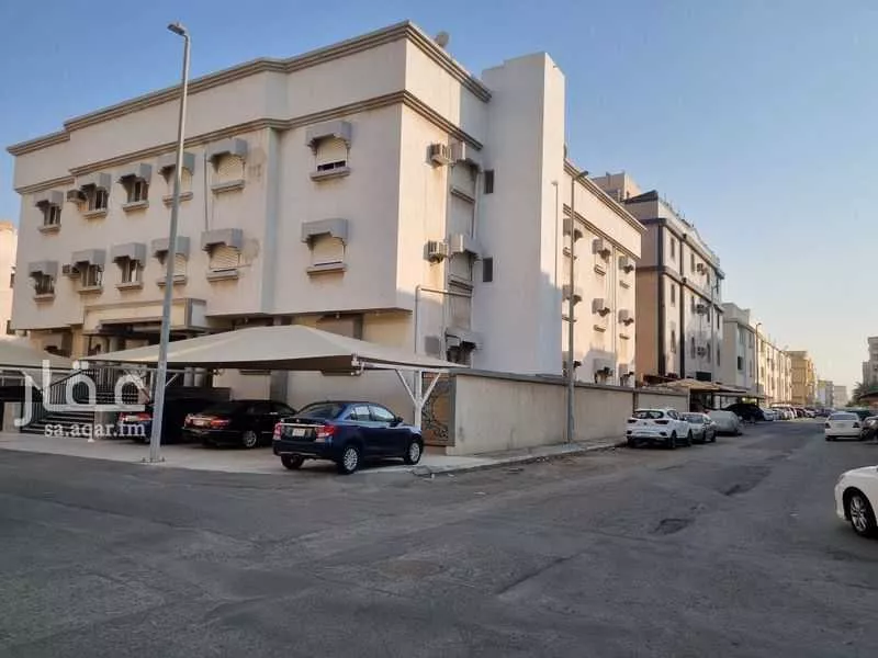 958 sqm land in Al Rawdah 7