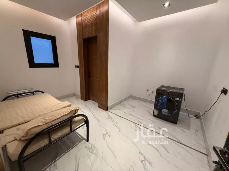 فيلا 5 غرف في العارض 12
