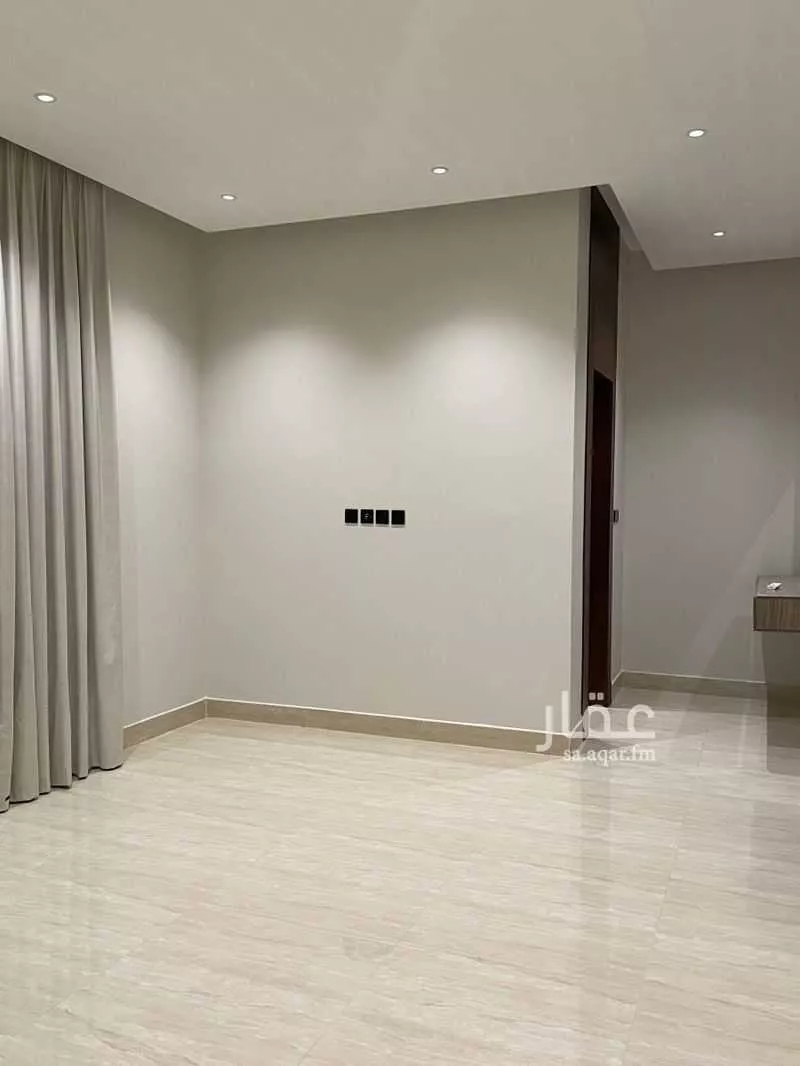 فيلا 4 غرف في العارض 3