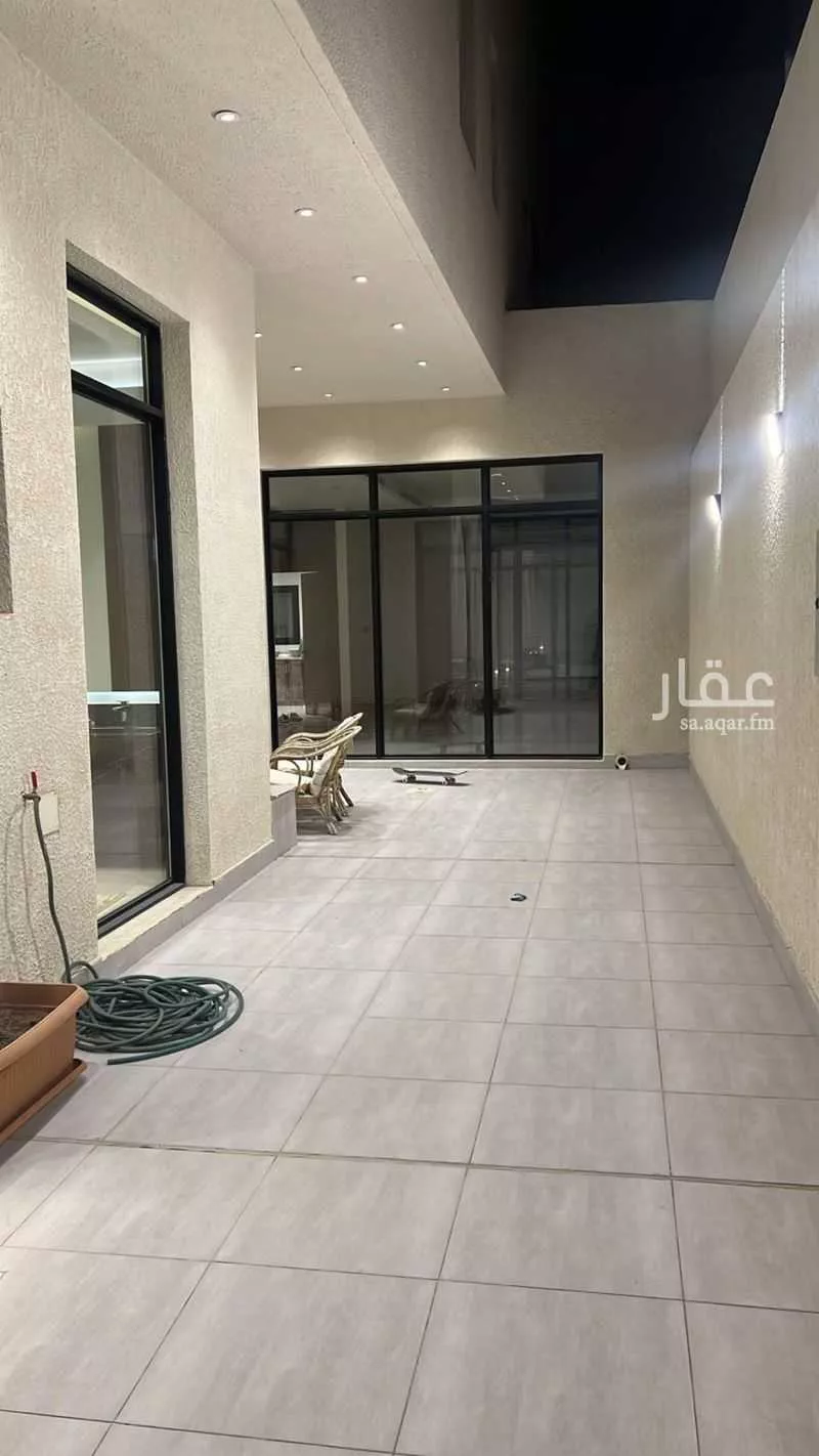 فيلا 4 غرف في العارض 4