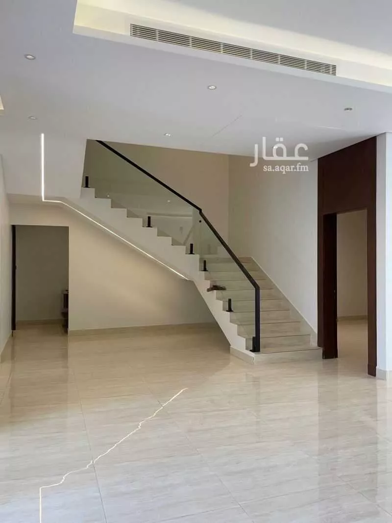 فيلا 4 غرف في العارض 5