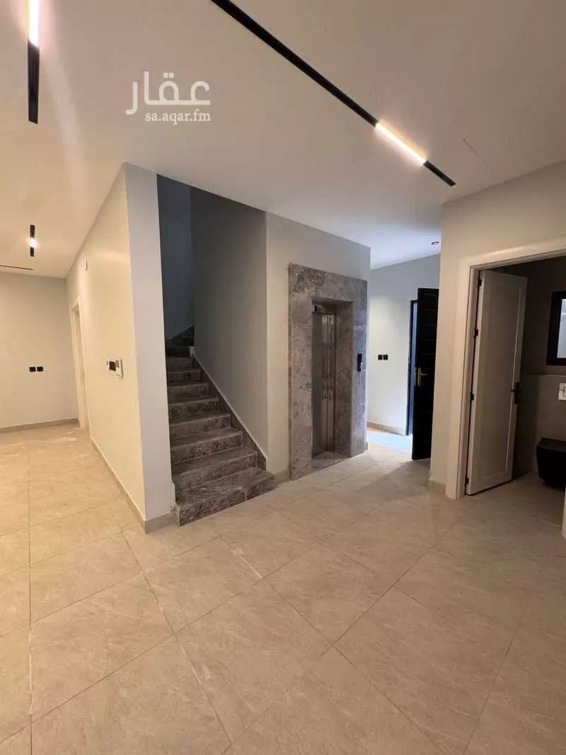 8 bedroom villa in Al Rabie 2