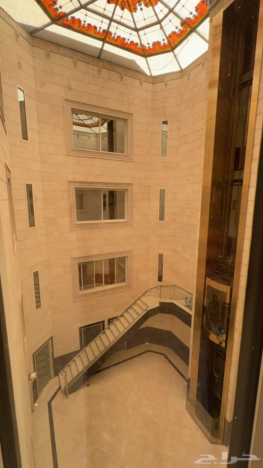 فيلا 25 غرف في العيون 4