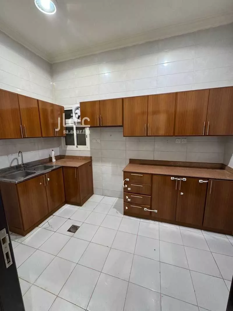 3 bedroom apartment in Al Aqiq 2