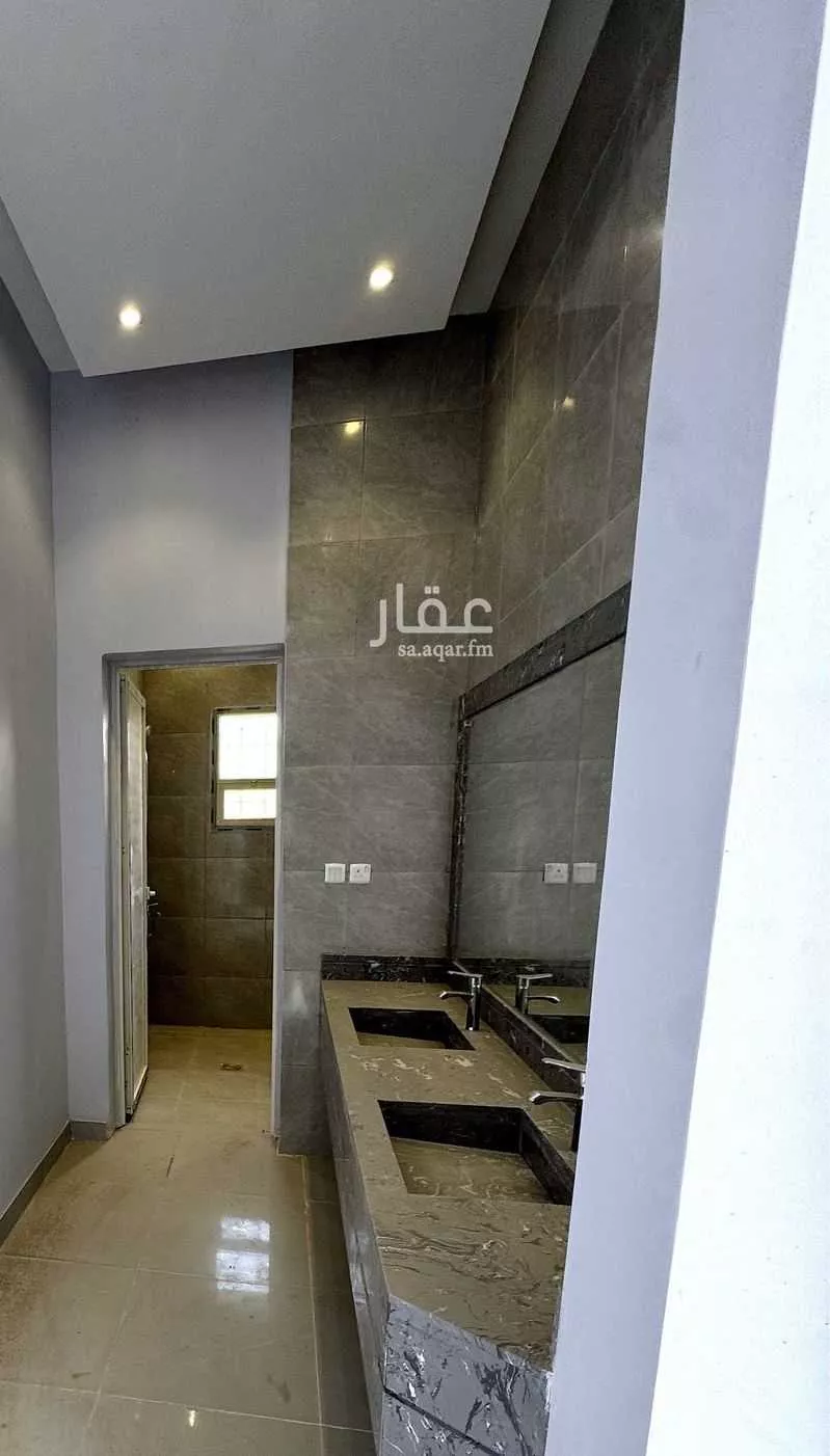 فيلا 11 غرف في عريض 16