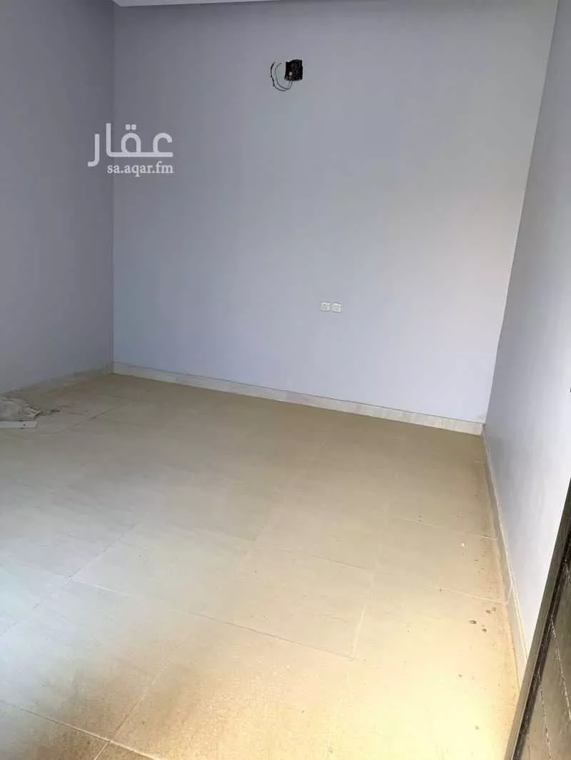 فيلا 11 غرف في عريض 4