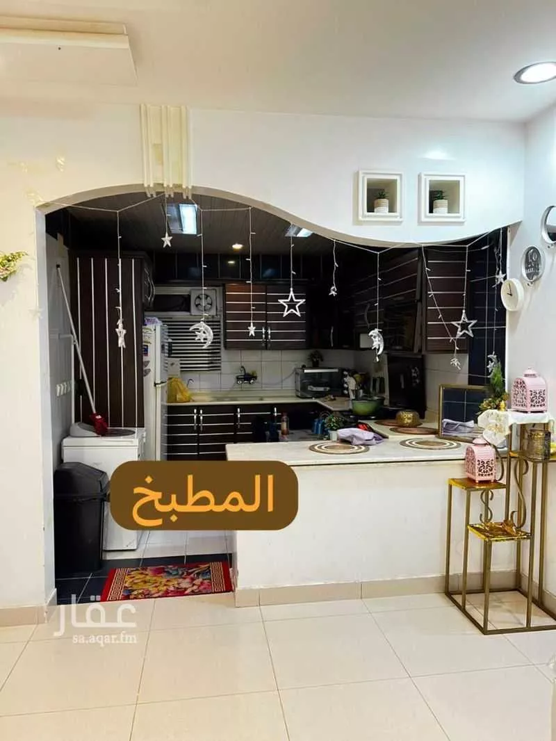 4 bedroom apartment in Dhahrat Laban 11