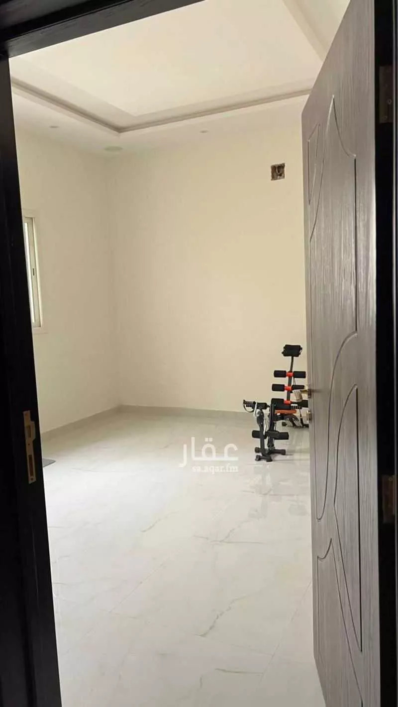 فيلا 8 غرف في العارض 2