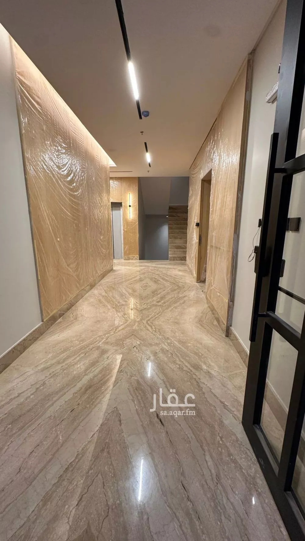 عمارة 97 م² في الروضة 6