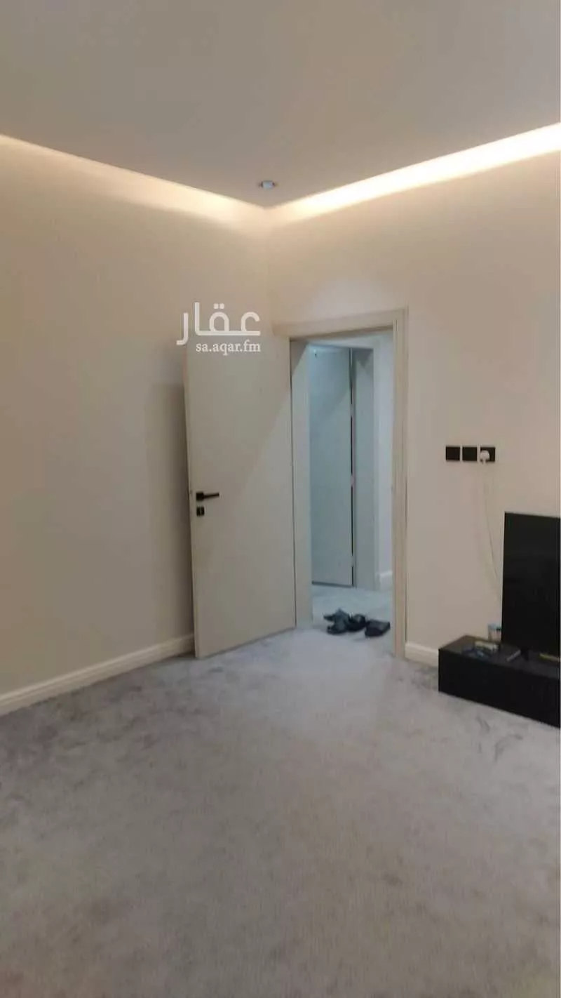 500 sqm building in Dahiat King Fahd 2