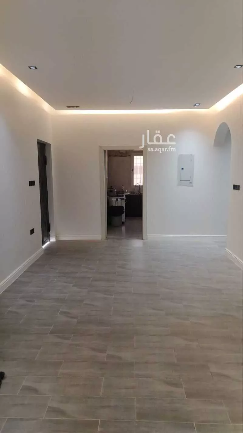 500 sqm building in Dahiat King Fahd 4