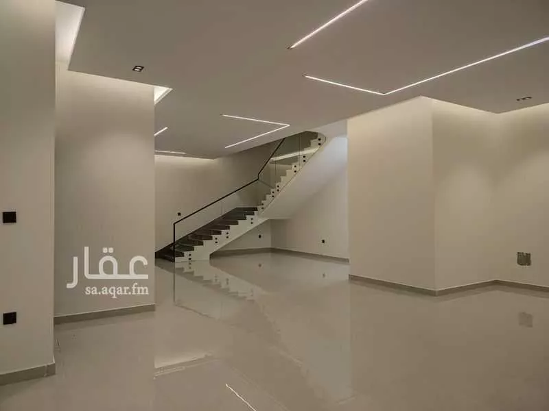 فيلا 4 غرف في السيف 11