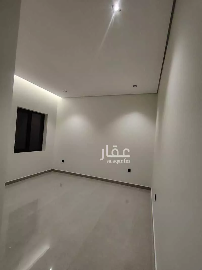 فيلا 4 غرف في السيف 4