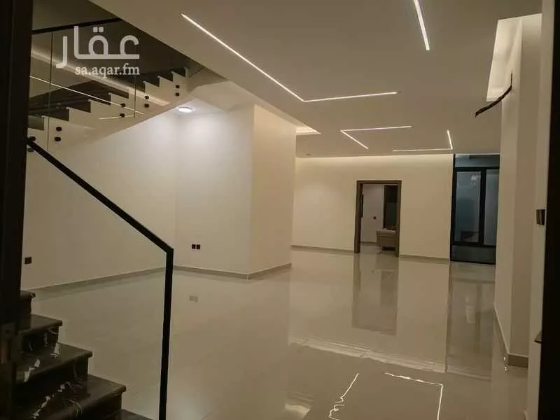 فيلا 4 غرف في السيف 5