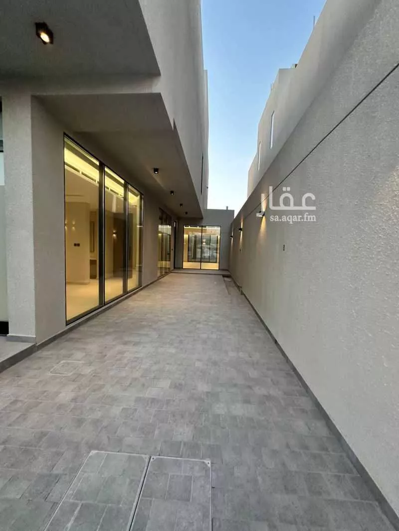 5 bedroom villa in Al Fanar 7