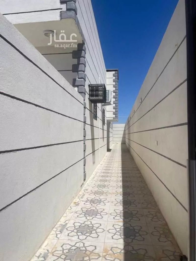عمارة 750 م² في خاخ 3