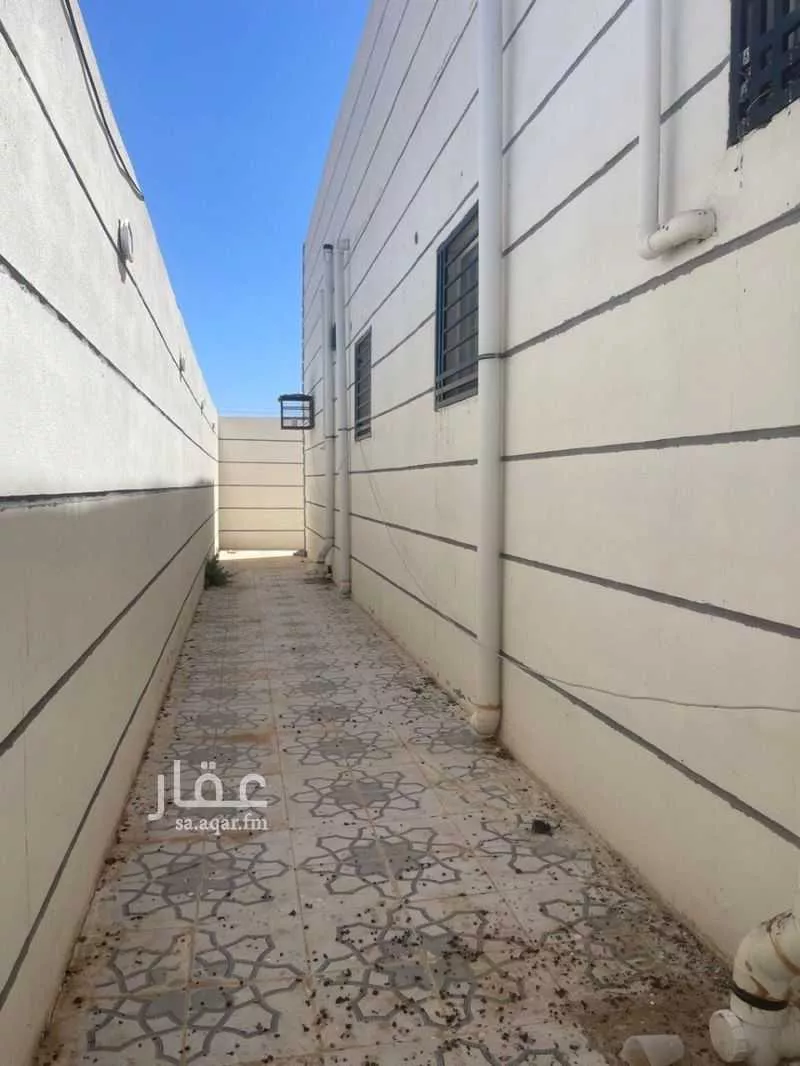 عمارة 750 م² في خاخ 6