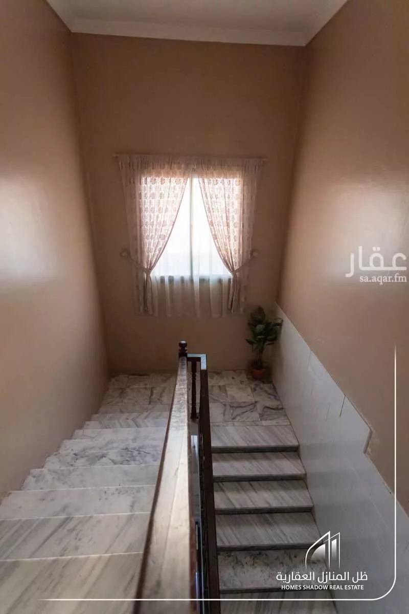 فيلا 20 غرف في المنار 9