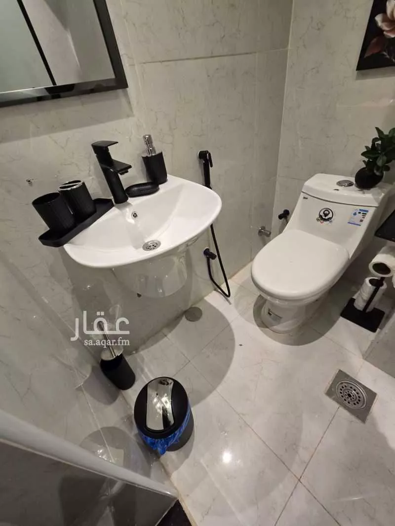 شقة 1 غرف في الملقا 6