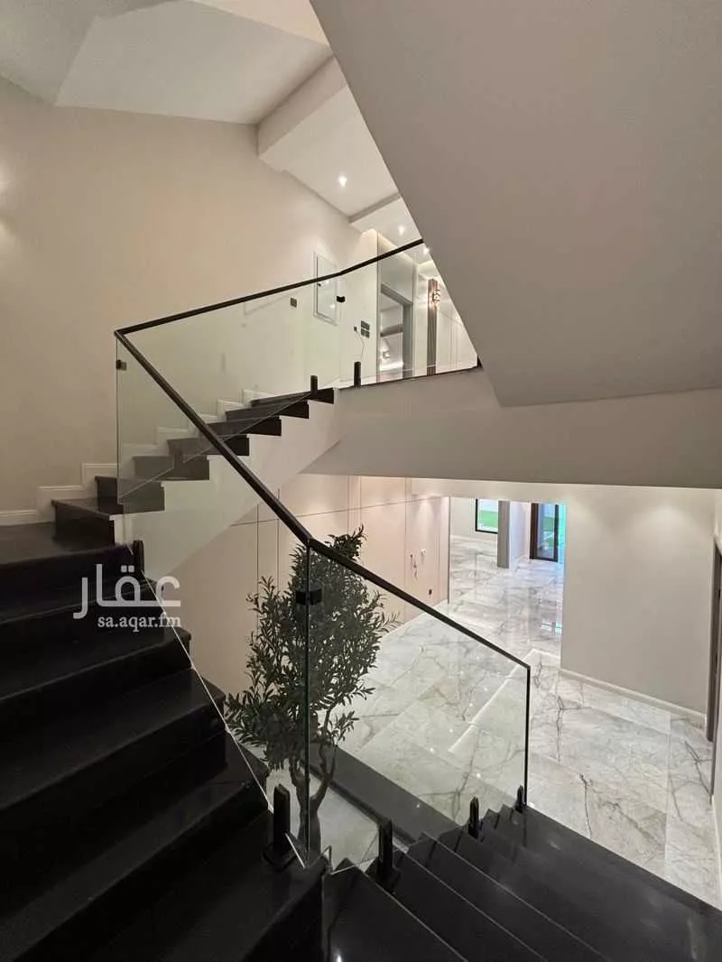 6 bedroom villa in Al Sharafiyah 17