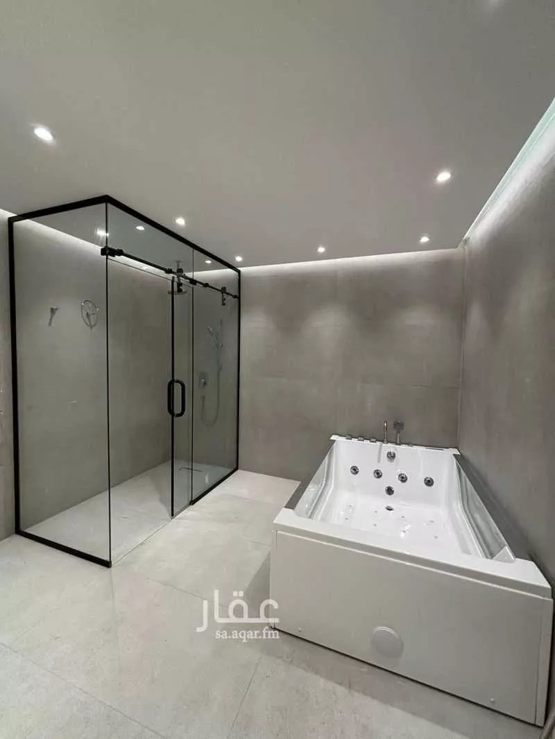 6 bedroom villa in Al Sharafiyah 22