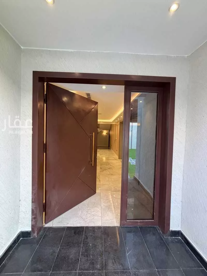 6 bedroom villa in Al Sharafiyah 6