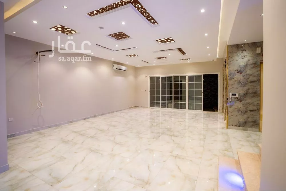 5 bedroom villa in Al Yaqout 8
