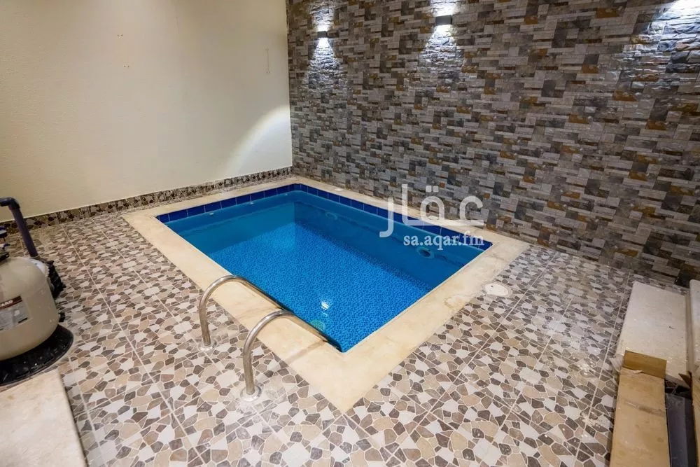 5 bedroom villa in Al Yaqout 10